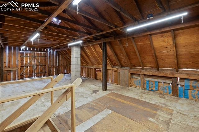 100 Kinnikinnik Drive