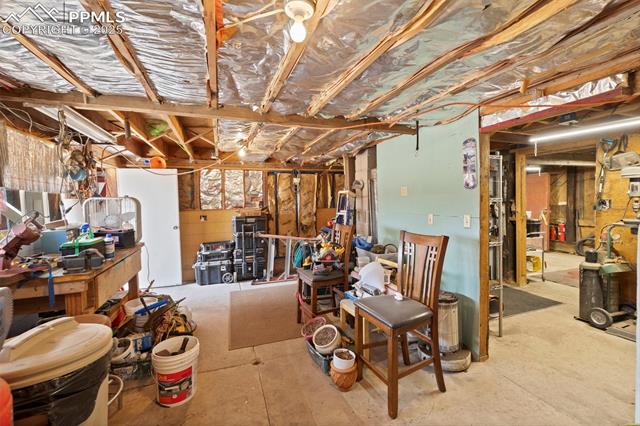 100 Kinnikinnik Drive