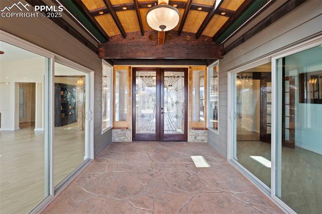 100 Kinnikinnik Drive