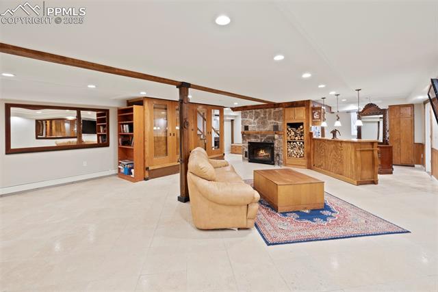 100 Kinnikinnik Drive