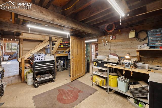 100 Kinnikinnik Drive