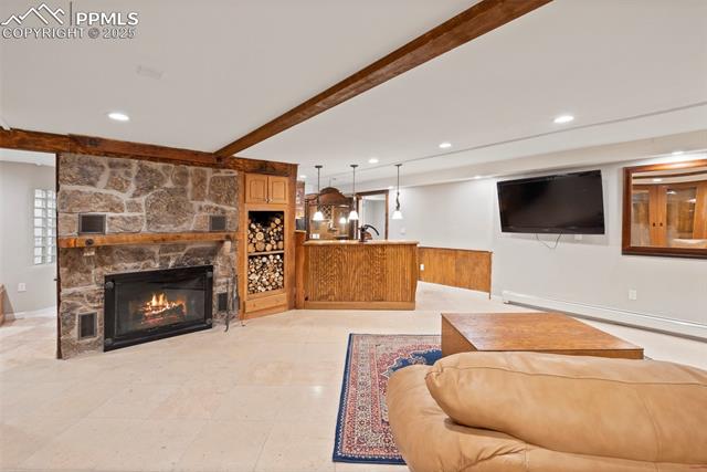 100 Kinnikinnik Drive