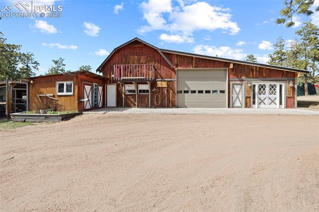 100 Kinnikinnik Drive