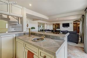 1025 Garlock Court