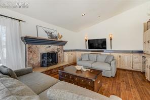 1025 Garlock Court