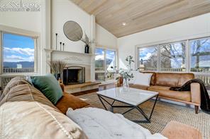 1025 Garlock Court
