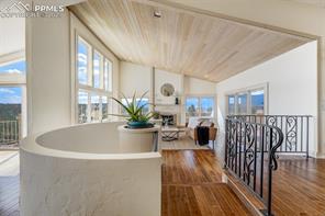 1025 Garlock Court