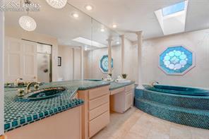 1025 Garlock Court