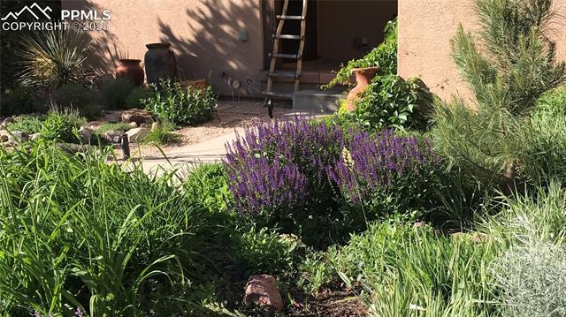 3215 W Pikes Peak Avenue