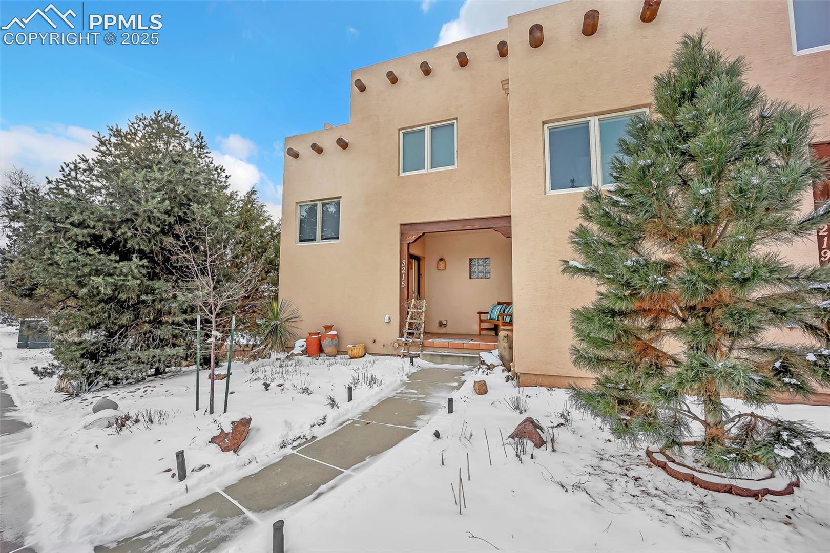3215 W Pikes Peak Avenue