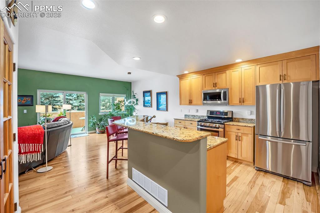 3215 W Pikes Peak Avenue
