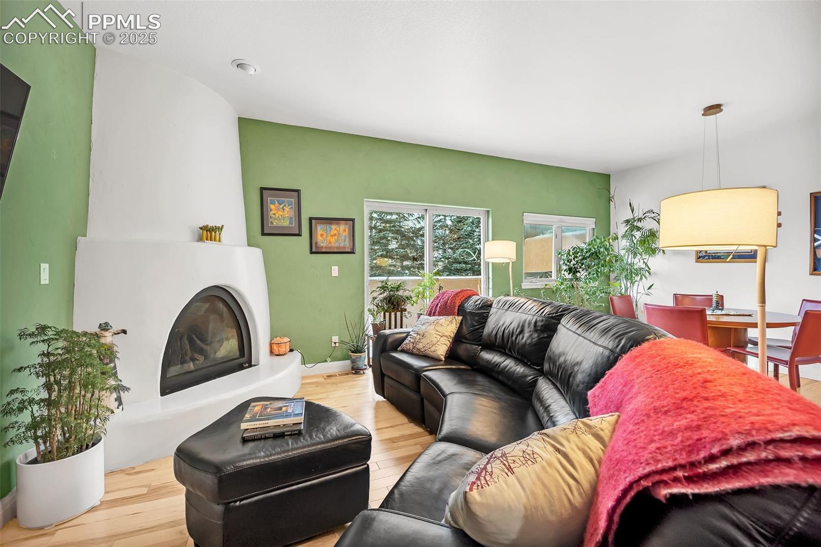 3215 W Pikes Peak Avenue