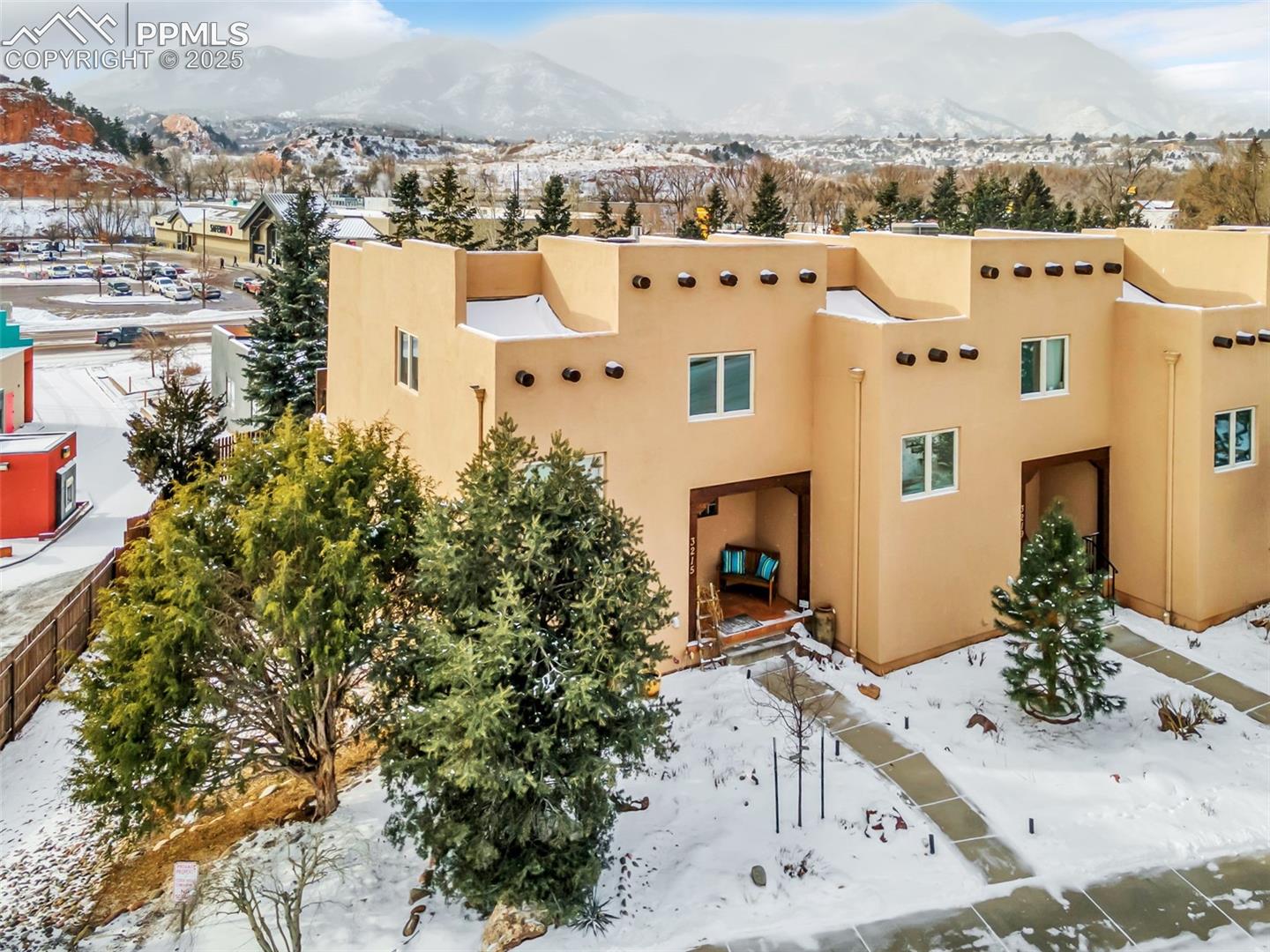 3215 W Pikes Peak Avenue