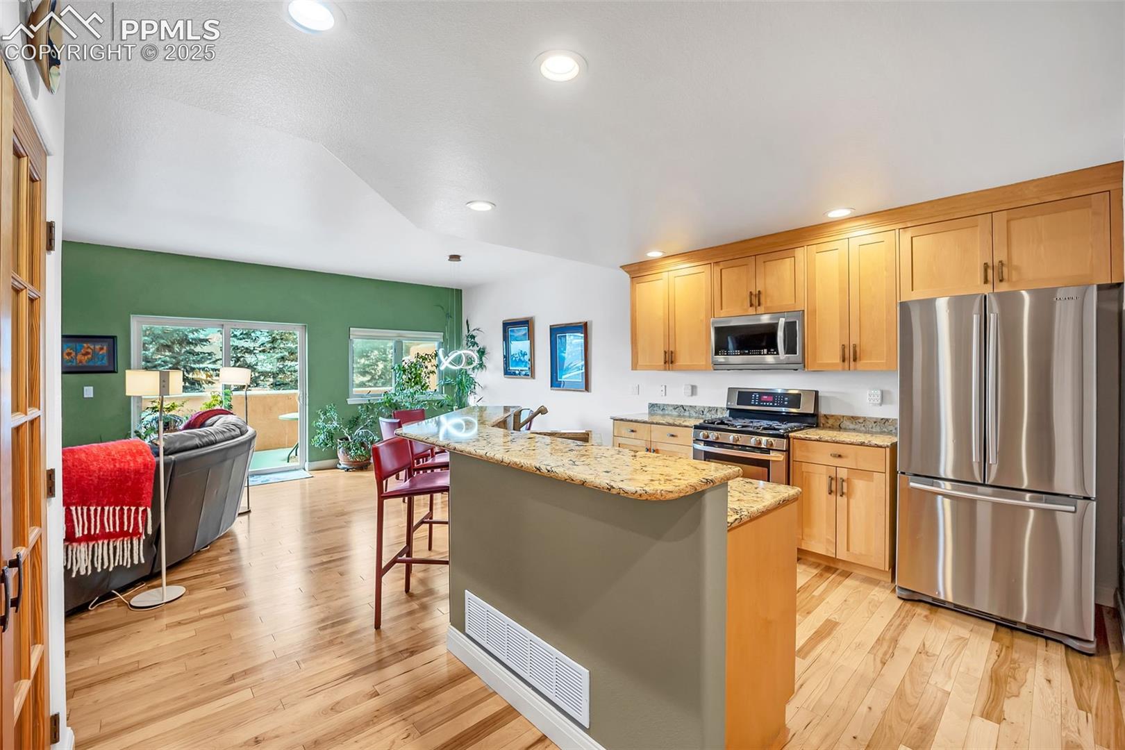 3215 W Pikes Peak Avenue