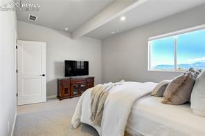 9484 Simper Heights