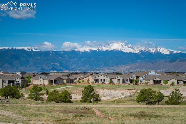 9484 Simper Heights