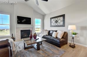 9484 Simper Heights