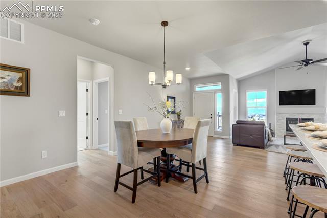 9484 Simper Heights