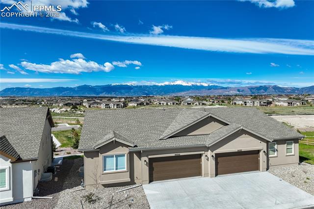 9484 Simper Heights
