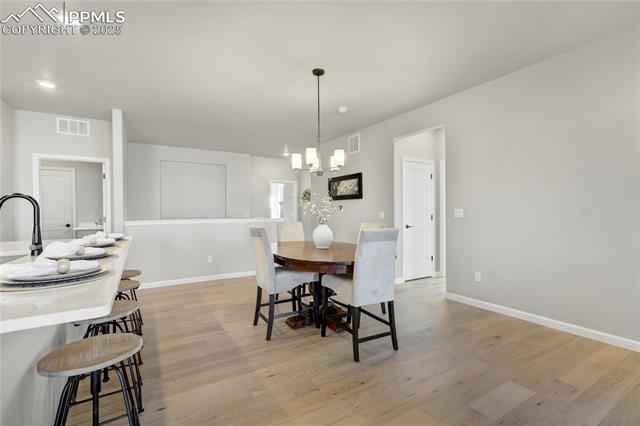 9484 Simper Heights