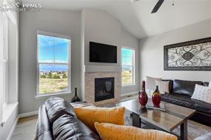 9484 Simper Heights