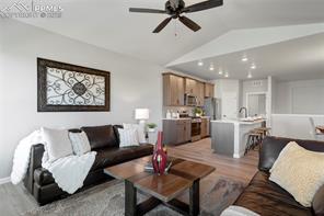 9484 Simper Heights