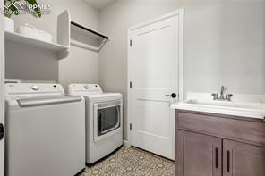 9484 Simper Heights