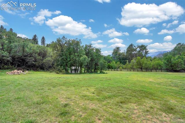 903 W Cheyenne Road