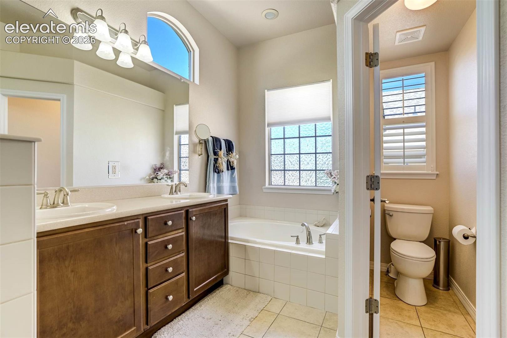 9508 Carriage Creek Point
