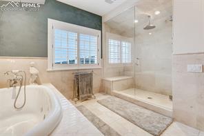 1155 Charles Grove