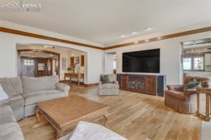 1155 Charles Grove