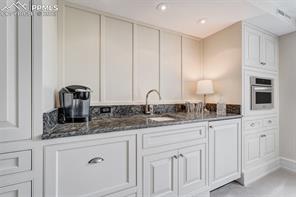 1155 Charles Grove
