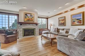 1155 Charles Grove