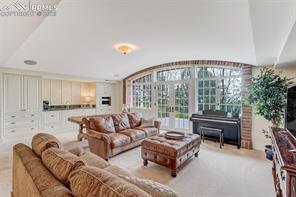1155 Charles Grove