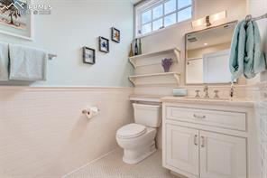 1155 Charles Grove