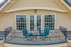 1155 Charles Grove