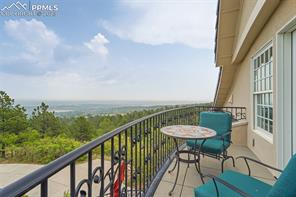 1155 Charles Grove