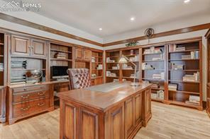1155 Charles Grove