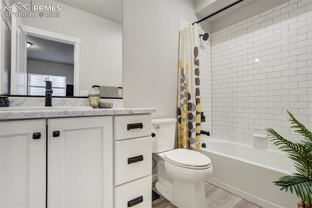 5456 Gansevoort Drive