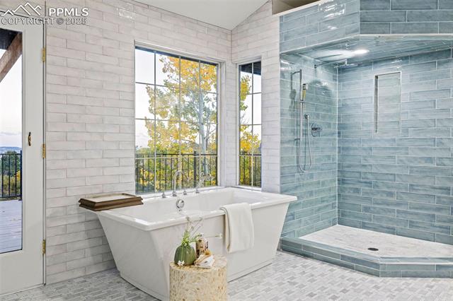 1935 Chateau Point Court