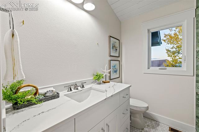1935 Chateau Point Court