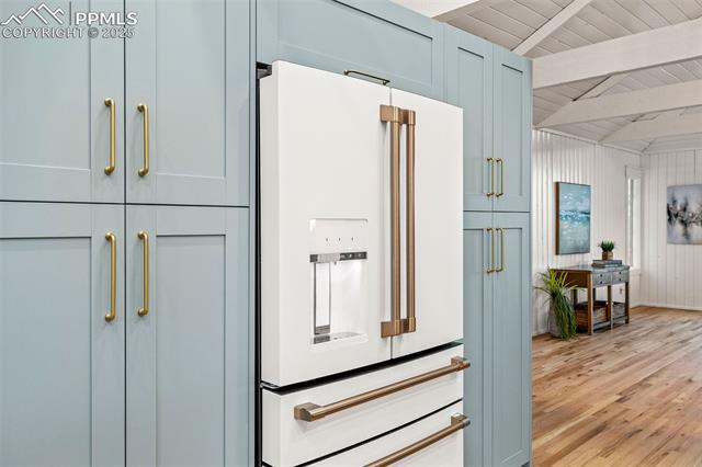 1935 Chateau Point Court