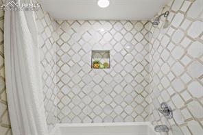 1935 Chateau Point Court