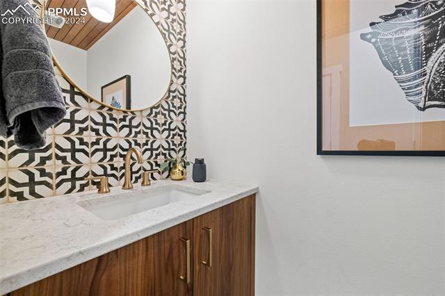 2180 Kittridge Avenue