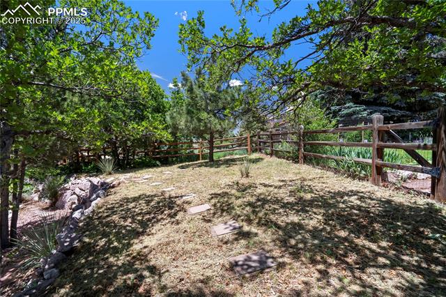 1325 Golden Hills Road