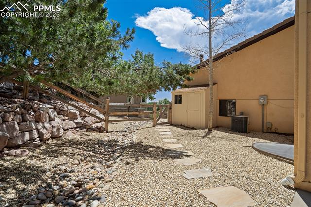 1325 Golden Hills Road