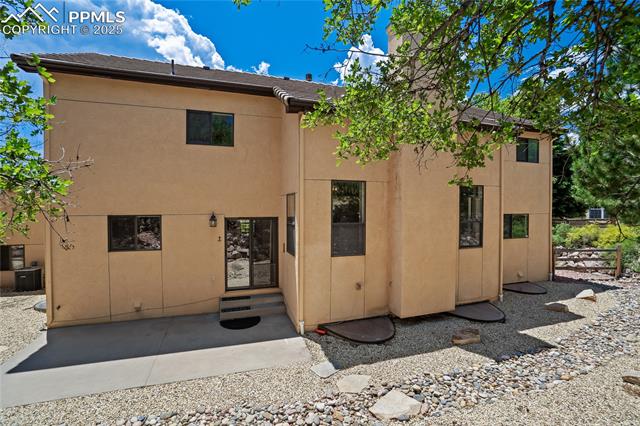 1325 Golden Hills Road