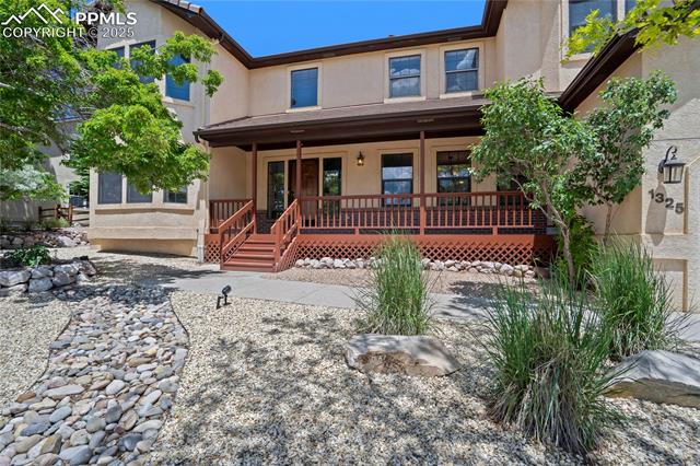 1325 Golden Hills Road