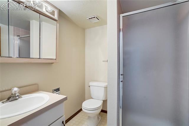 1325 Golden Hills Road