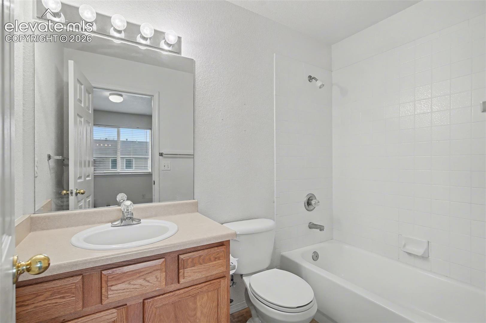 2532 Malpaso Point